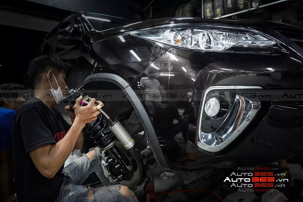 TOYOTA FORTUNER LẮP PHUỘC GIẢM XÓC BP-51 - Hình 1
